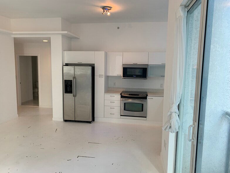 Building Photo - 133 NE 2nd Ave