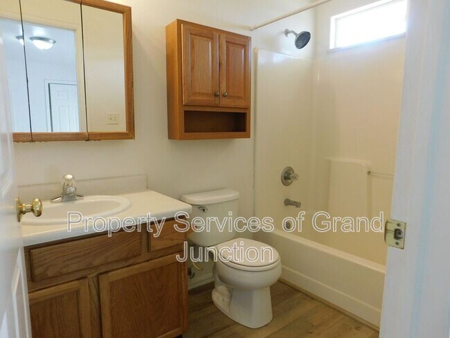 Building Photo - 519-518 29 3/8 Rd