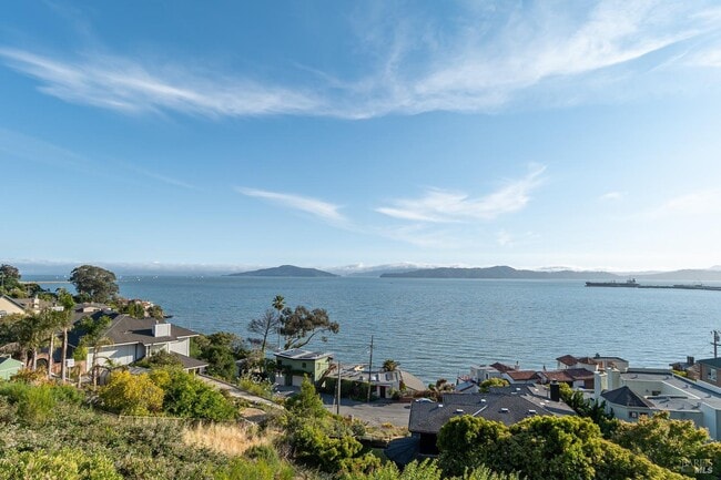 Building Photo - 345 Pacific Ave