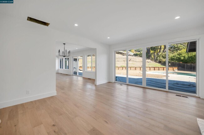 Building Photo - 226 Alderbrook Pl