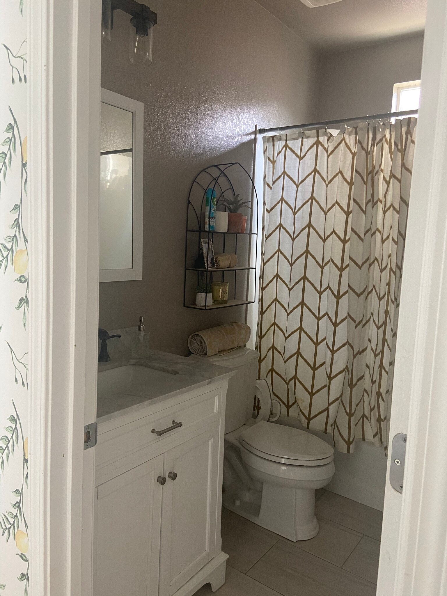 Downstairs bathroom - 2070 Katnich Ln