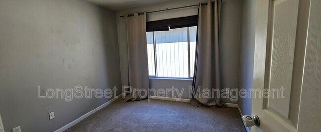 Building Photo - 4322 NE 76th Ave