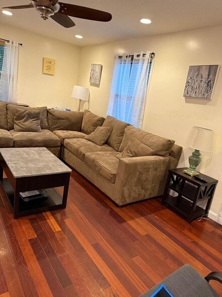 Building Photo - 25 Pershing St