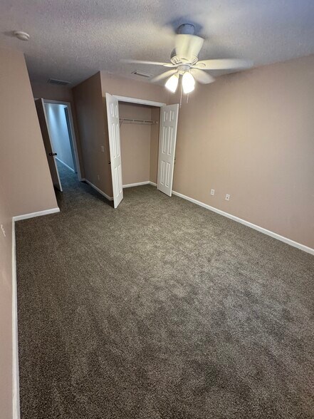 Building Photo - 1034 N Black Cherry Dr