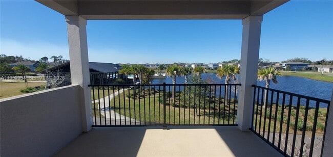 Building Photo - 736 YUKON Ln