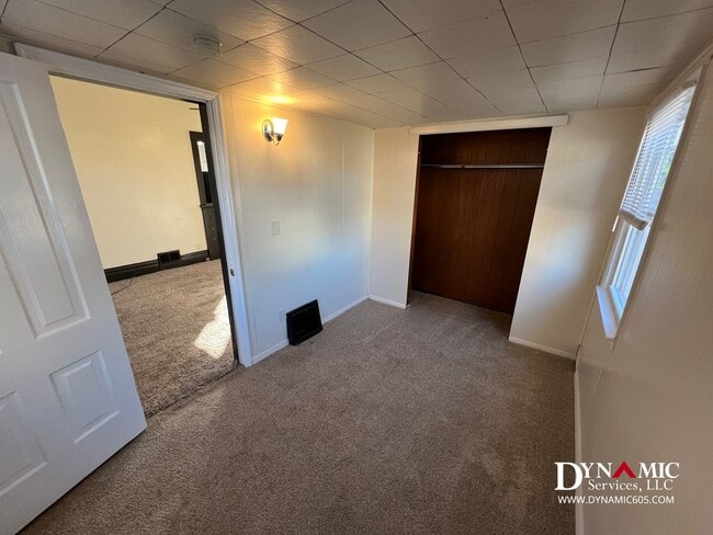 Building Photo - 3 Bedroom, 1 Bathroom Single Family House