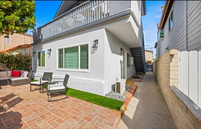Building Photo - Newly Remodeled and Fully furnished- Mission Beach 5 bed 3 baths.
