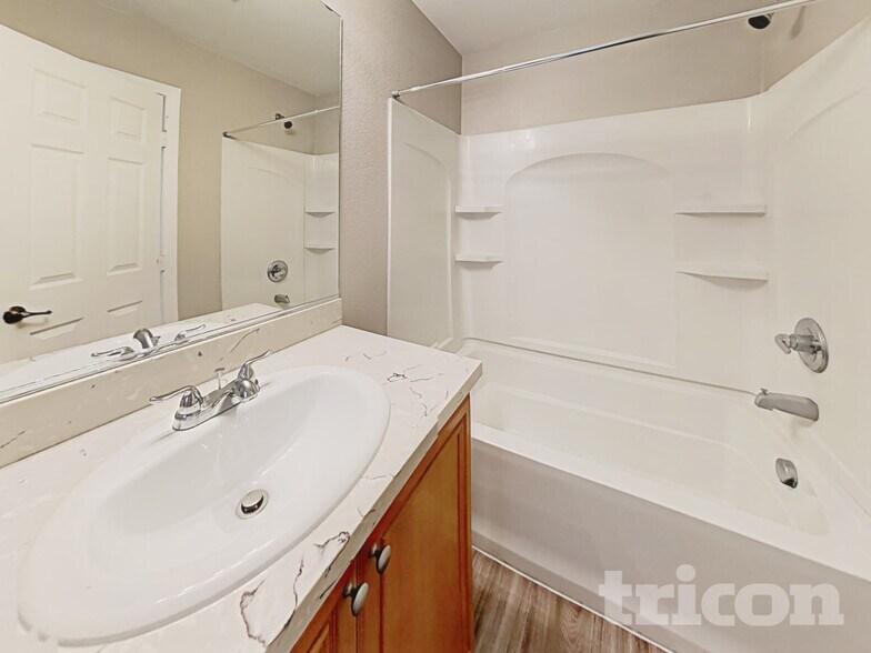 Building Photo - 11729 Giles St