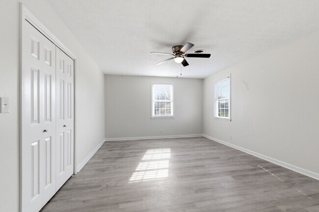 Building Photo - 212 Old Columbia Rd