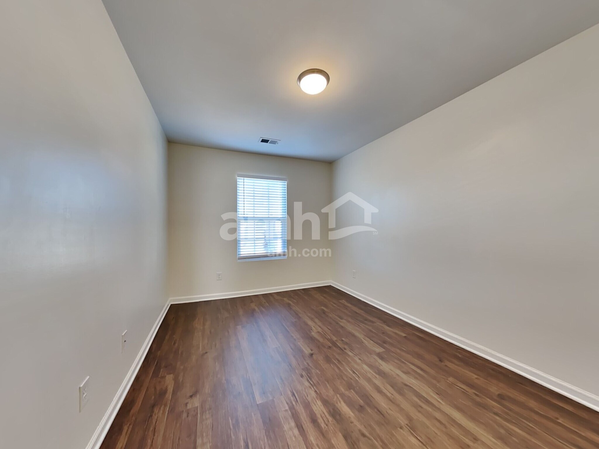 Building Photo - 405 Ridgedale Rd