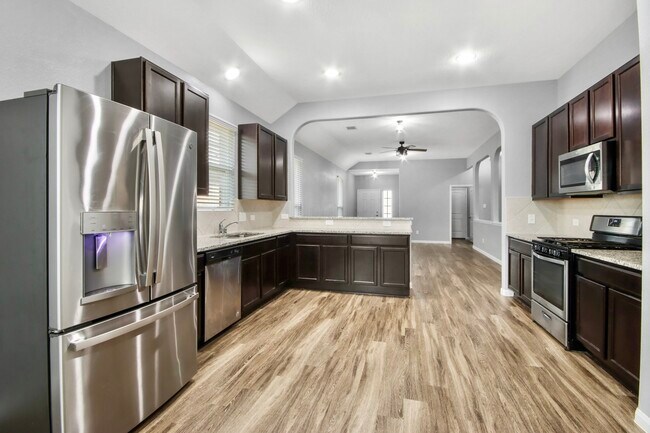 Building Photo - 2335 Spring Hollow Dr