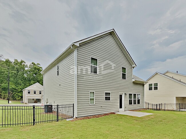 Building Photo - 518 Camp dr