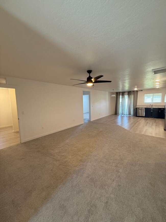 Building Photo - Half Off First Months Rent!- Unfurnished H...