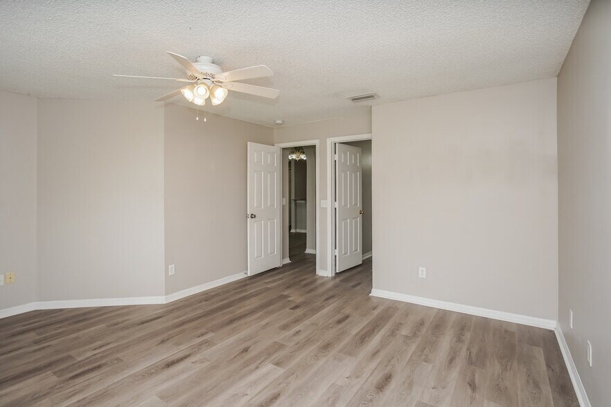 Building Photo - 12914 Fieldmoor Ct