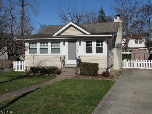 Primary Photo - 164 Hiawatha Blvd