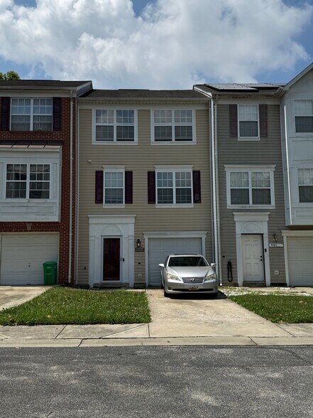 Building Photo - 9903 Cranapple Ct