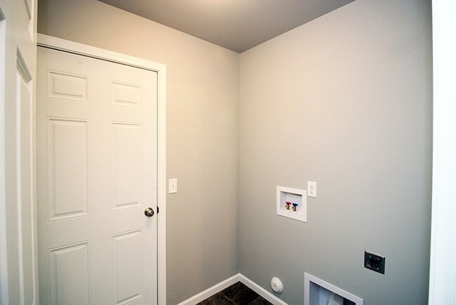 Building Photo - Amazing home in a quiet location!