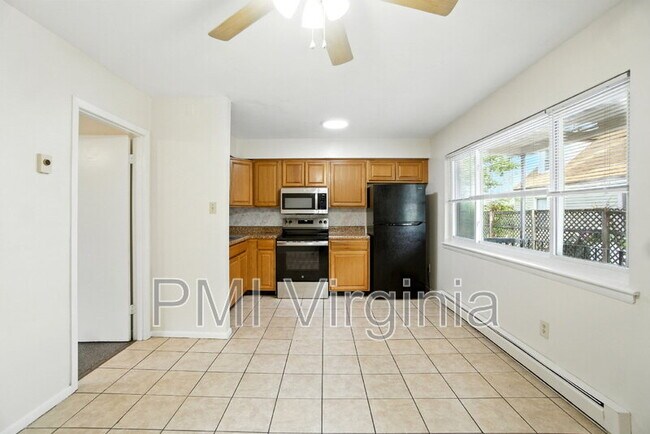 Building Photo - 9563 15th Bay St