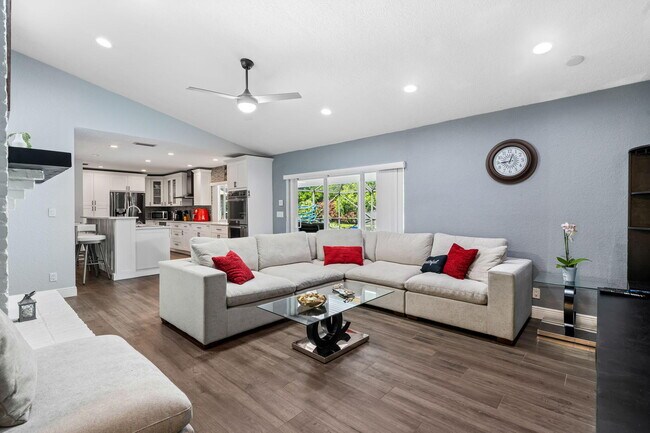 Building Photo - 13948 Ishnala Cir