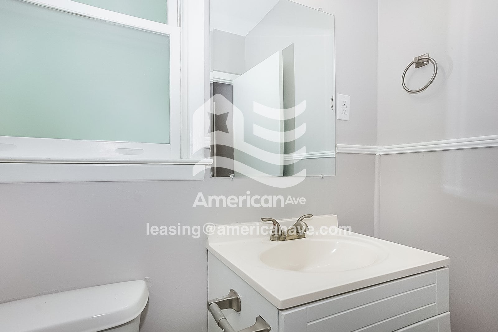 Building Photo - 2152 Bayvale Rd