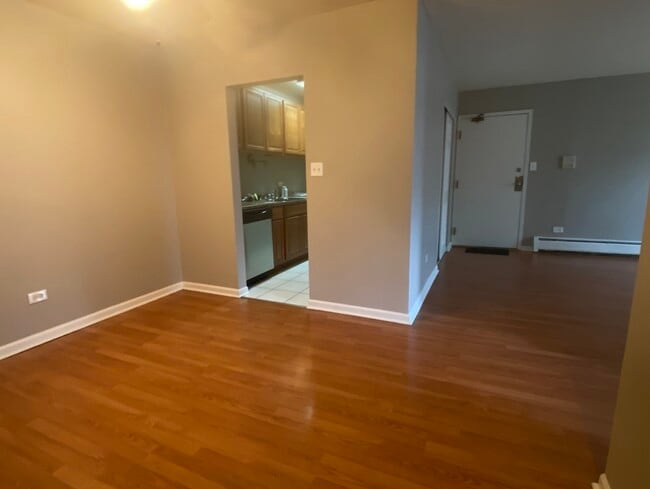Building Photo - 238 Shorewood Dr