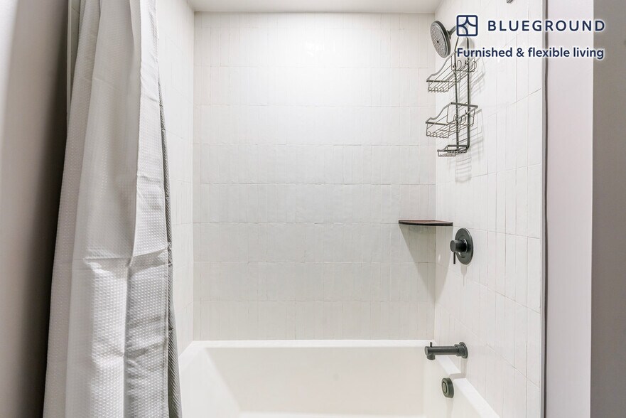 Building Photo - 1313 L St NW