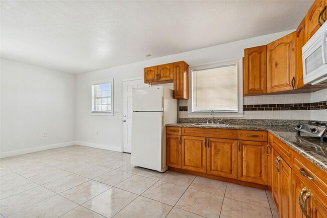 Building Photo - 1705 W Norfolk St