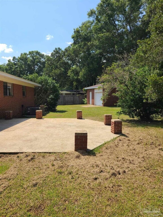 Building Photo - 670 Carlton Rd