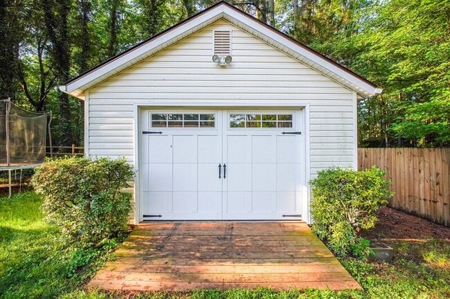 Building Photo - 948 Ficklen Rd