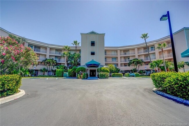 Building Photo - 5750 NE Island Cove Way