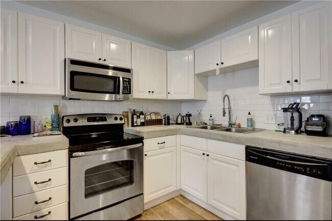 Building Photo - 1101 Shoal Creek Blvd