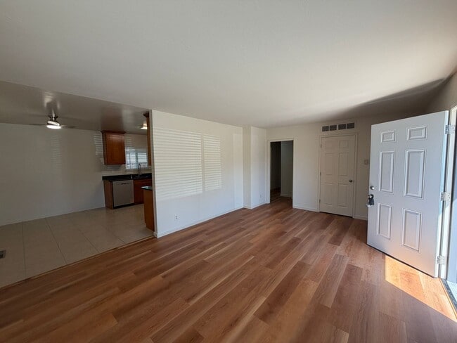 Building Photo - 1817 Foxworthy Ave