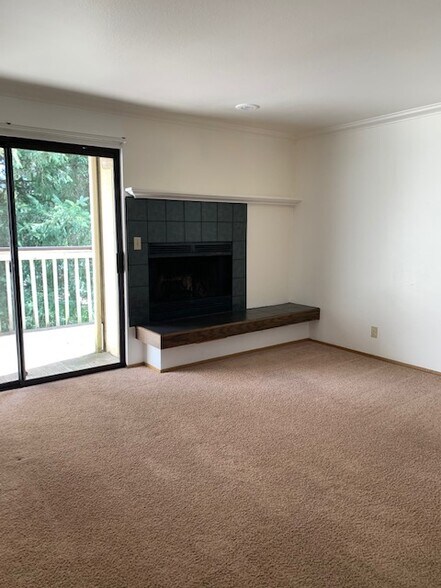 Building Photo - 251 NE Fairgrounds Rd