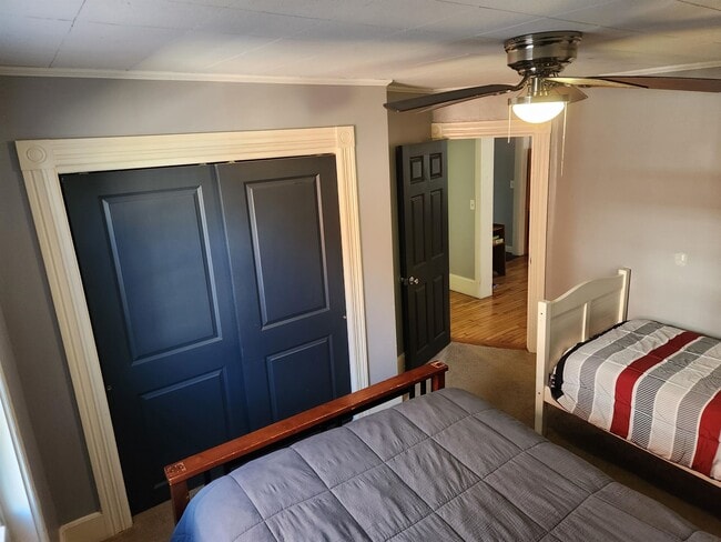 Building Photo - 663 Hevey St