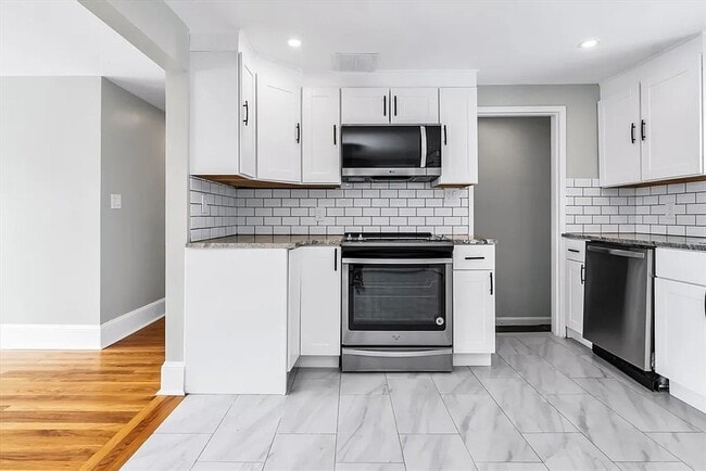 Building Photo - Beautifully Renovated 3-Bedroom Home in Woburn – $3,899.00/mo