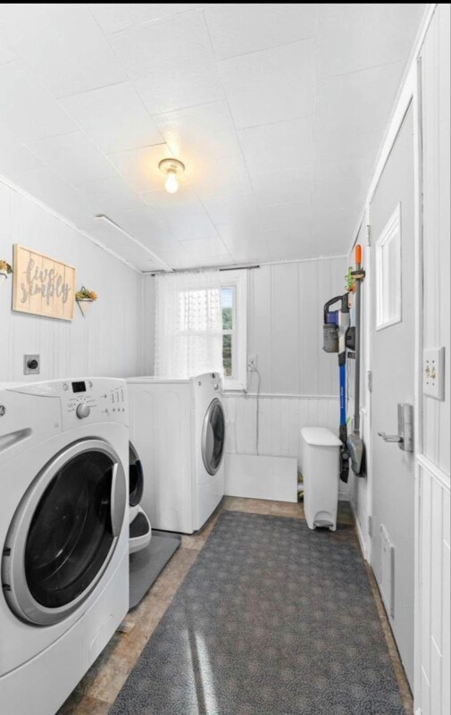 Building Photo - 38697 4th Ave