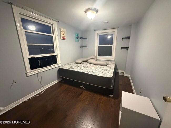 Building Photo - 210-212 W Morgan Ave