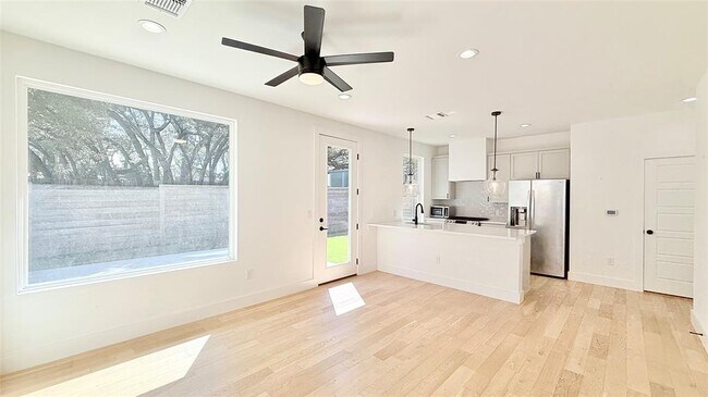 Building Photo - 3417 Elija St