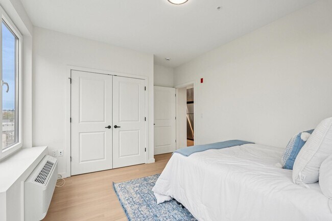 Building Photo - 1 Mallory Ave