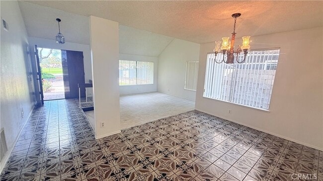 Building Photo - 46 Christamon W