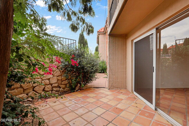 Building Photo - 252 Shadow Mountain Dr