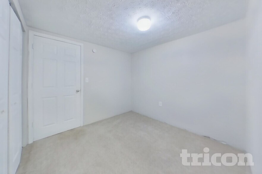 Building Photo - 87 Princeton Dr