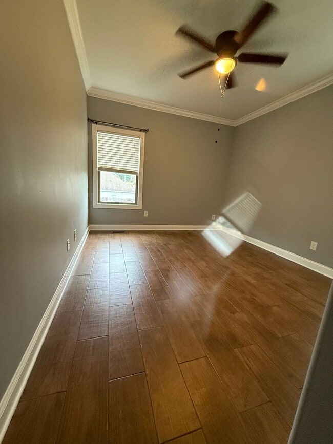 Building Photo - 3 Bedroom 3 Bath Pool Home in Columbia off...