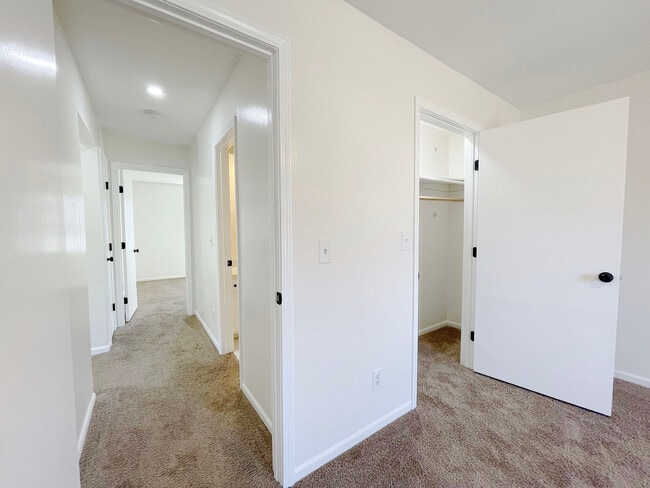 Building Photo - 7104 Orchard Ct