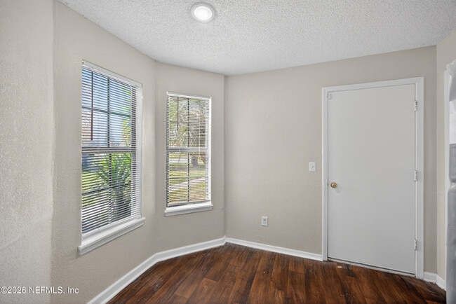 Building Photo - 13142 Annandale Dr S