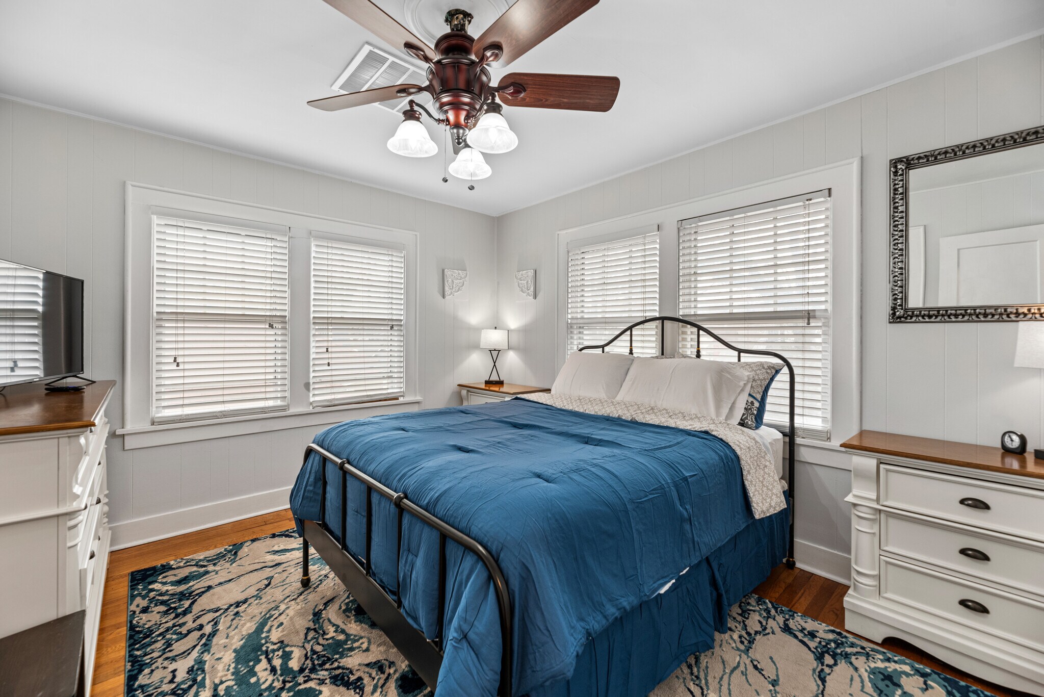 Building Photo - 425 N Bluff Ave