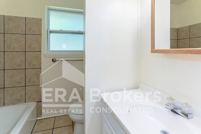 Building Photo - 1401 Illinois Ave