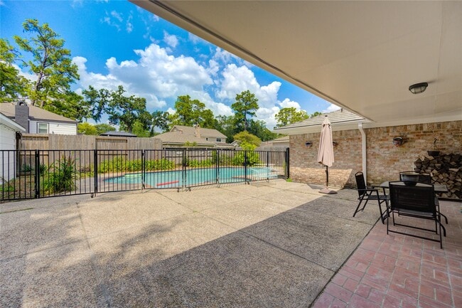 Building Photo - 5930 Miller Valley Dr
