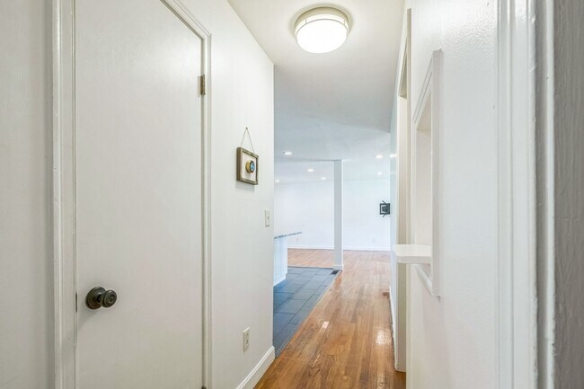 Building Photo - Charming 3BR House in Decatur