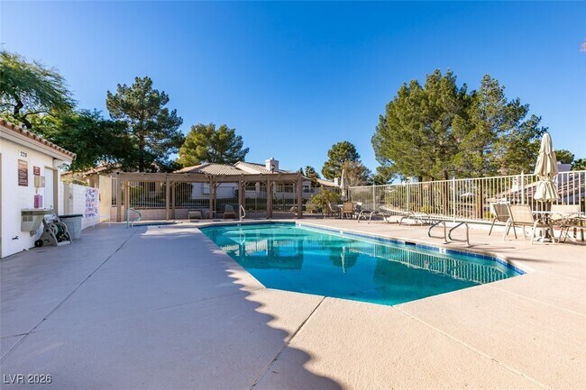 Building Photo - 224 Garfield Dr